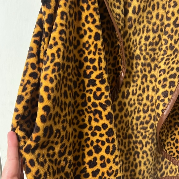 NWT Simply Southern Leopard Vest with pockets, size Medium, lightweight - Picture 6 of 6